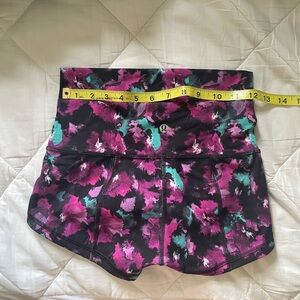 Lululemon Boogie Shorts Size 4 Like New